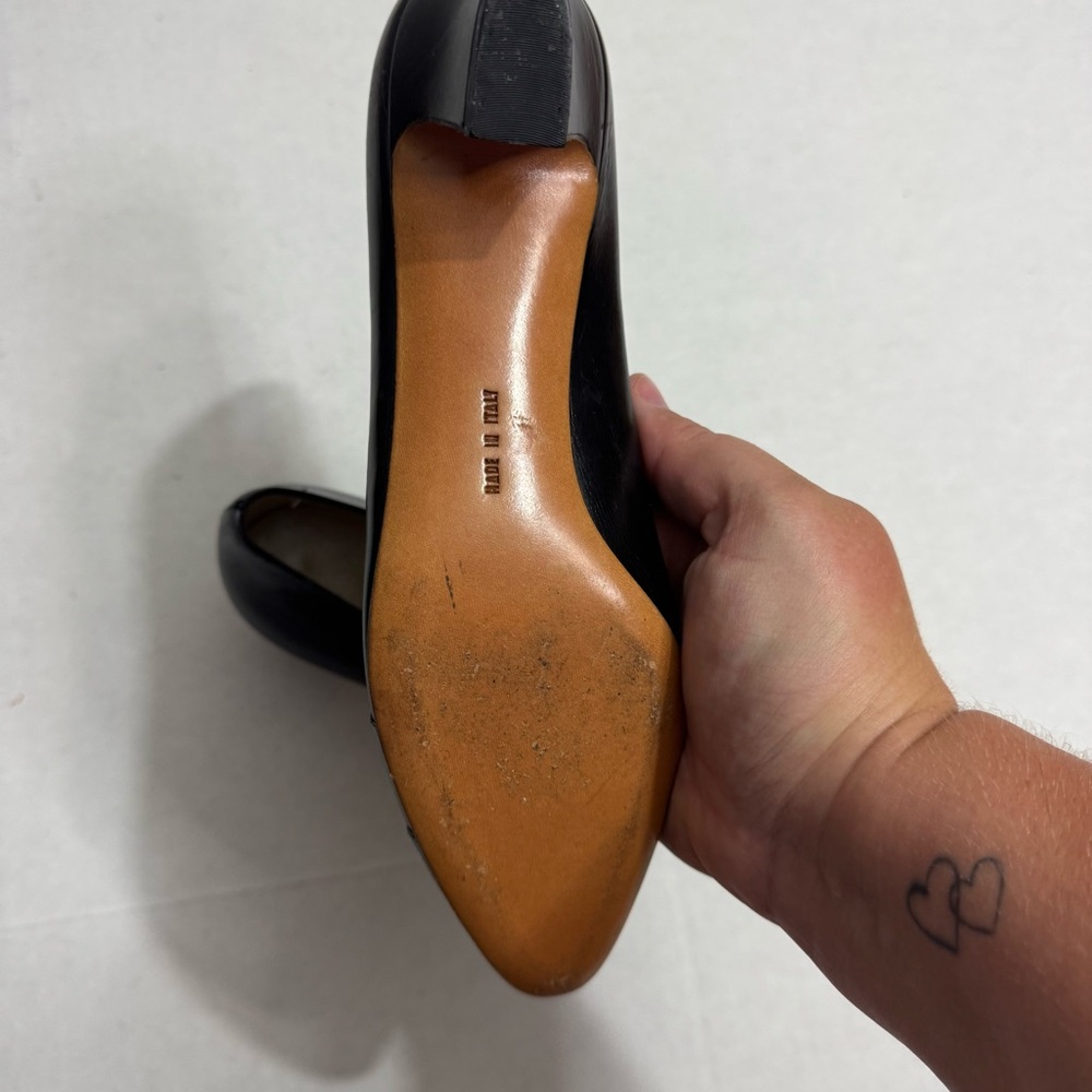 Salvatore Ferragamo Black Leather Cap Toe Pumps Size 8AA Block Heel Italy - Picture 4 of 7